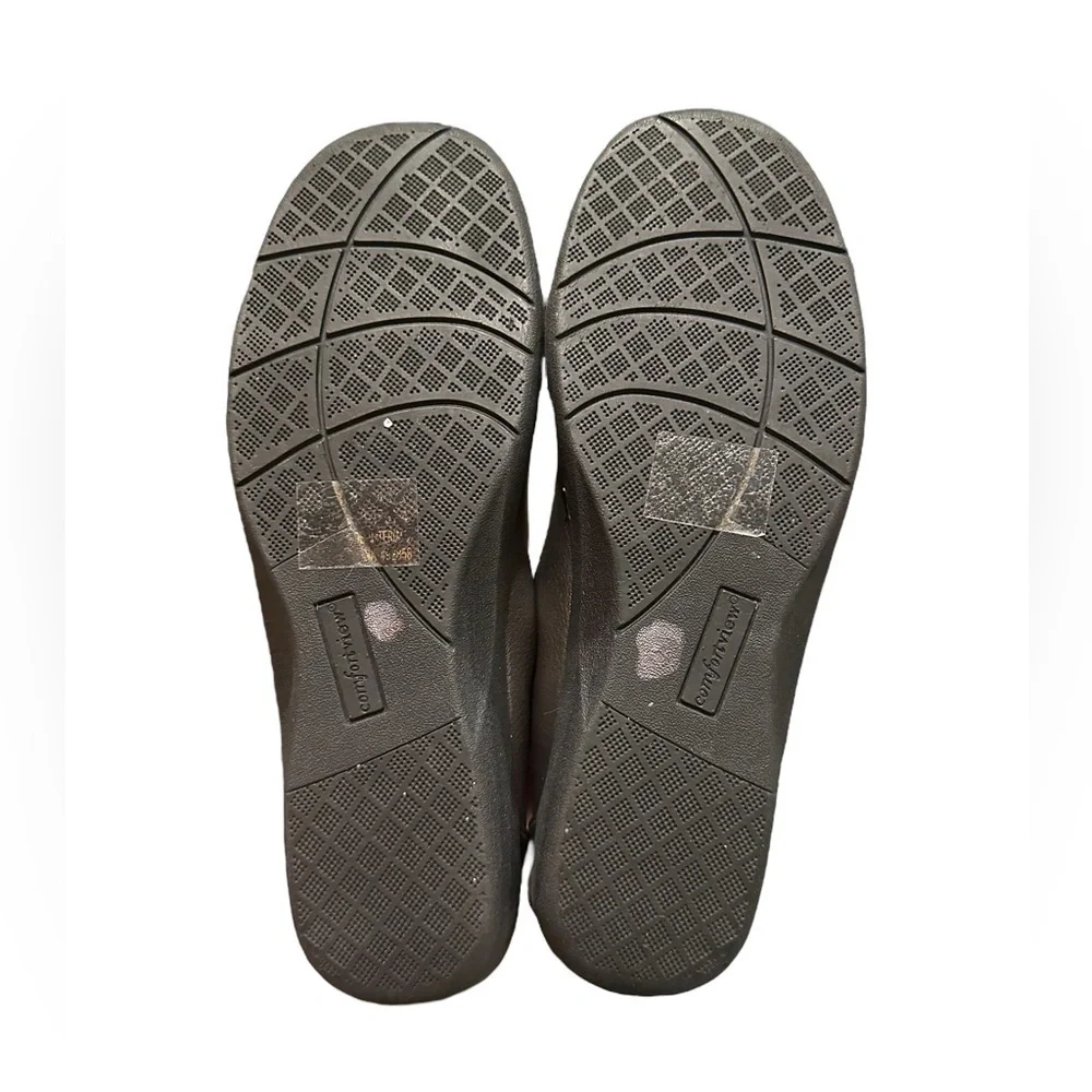 Comfortview Women's Silver Comfortable Slip-On Comfort Shoe Size 11